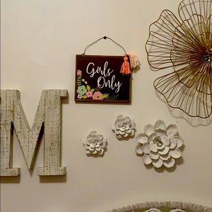 Girls only frame 🖼